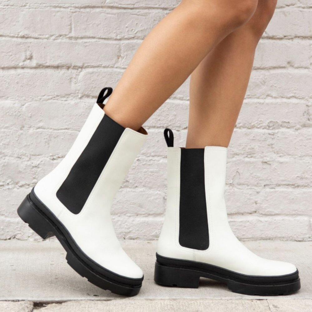 $499 Frye Chloe White Real Leather Black Retro Comfy Elastic Pull On Ankle Boot - Picture 5 of 16